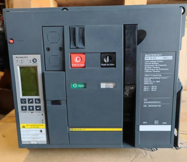 Schneider Electric MASTERPACT 3200A