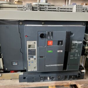 Schneider Masterpact NW32